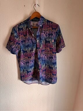 Chubbies Navy Blue Pineapple Pattern Short Sleeve Shirt